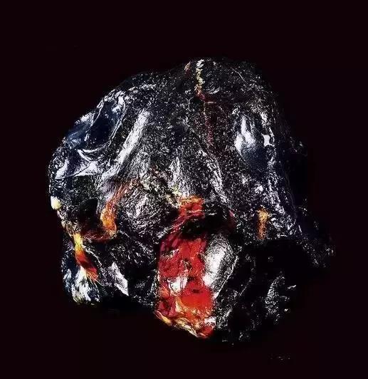 捡到这样的石头千万别扔桌子,遇到这样的石头赶紧捡