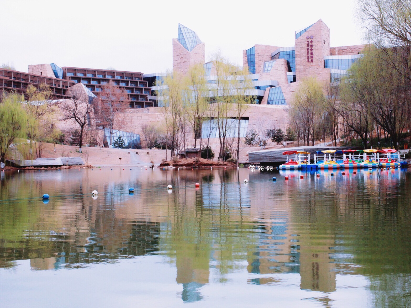 倚山傍水好地方,倚山傍水