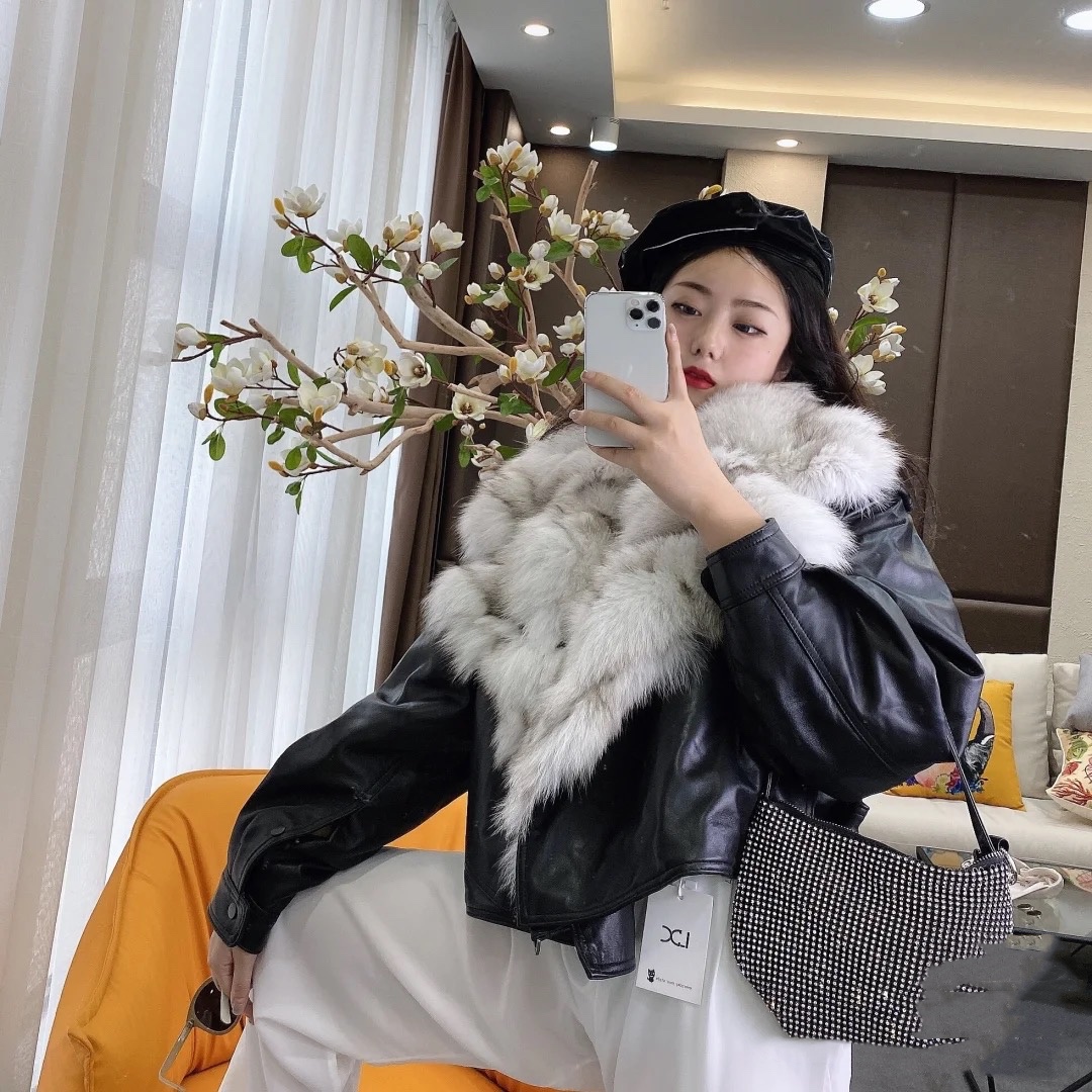 黑毛领氧化变黄了咋办,毛领变色了怎么恢复小妙招