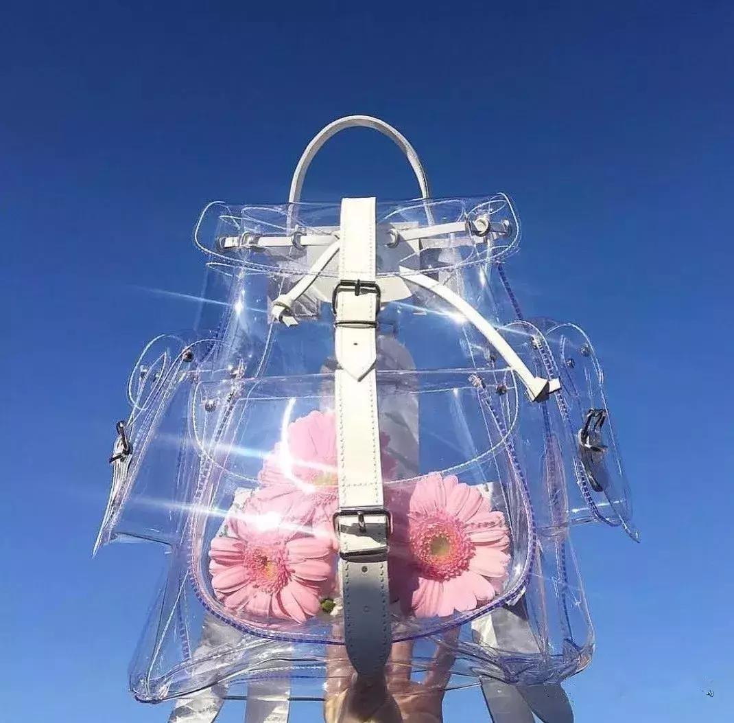 百搭通勤双肩包,这款双肩包是百搭神器