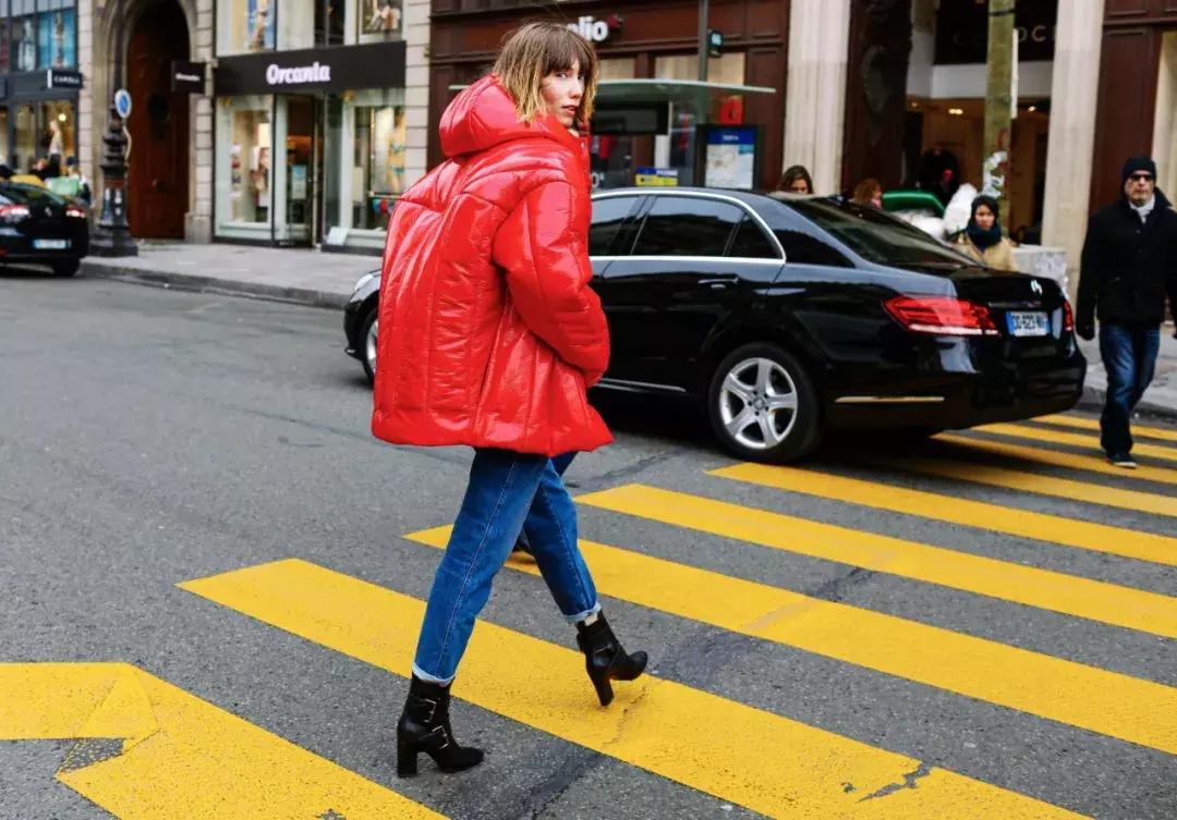 冬天羽绒服内搭怎么穿保暖又时尚,衣柜放久的羽绒服和外套