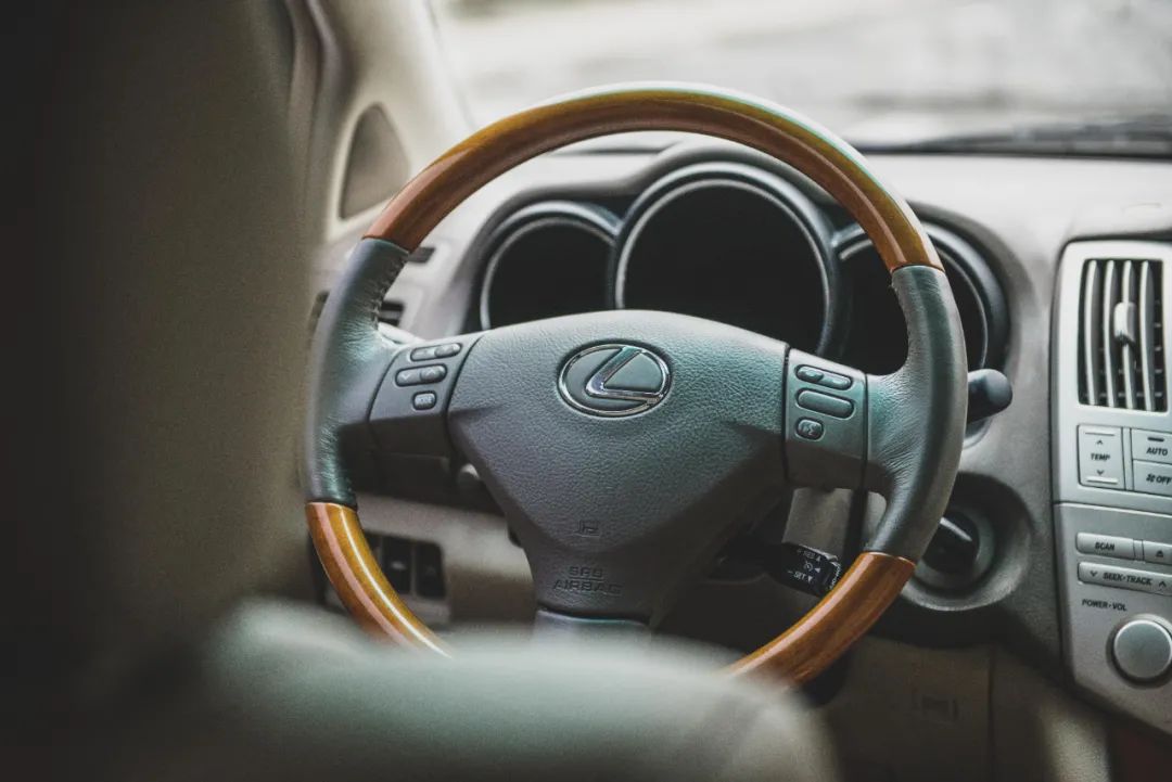 为什么要买百万级别的车,有没必要再买个破车