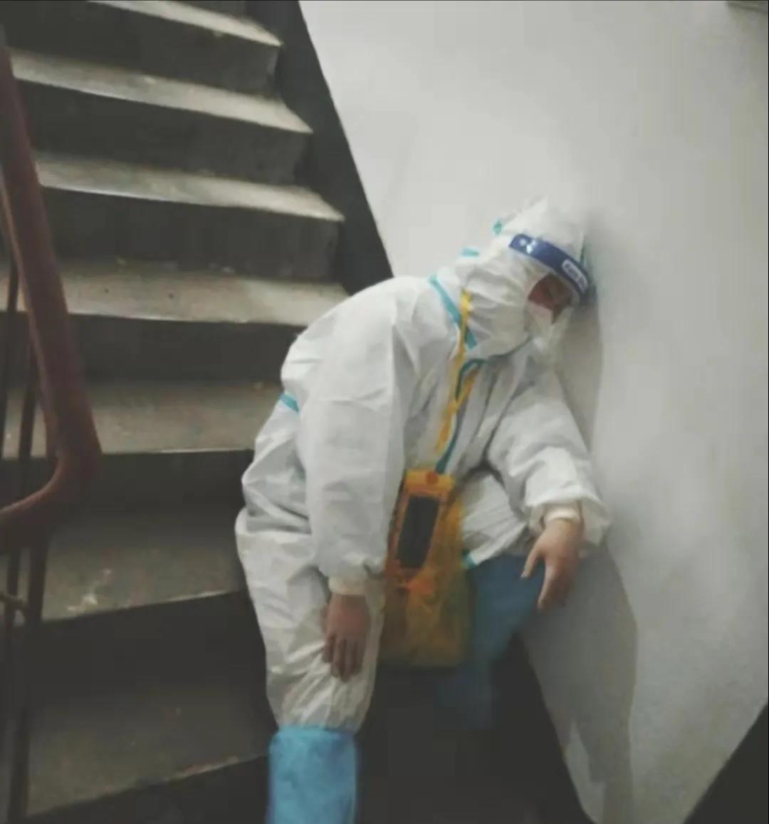 月圆日疫情来袭同战疫只争朝夕