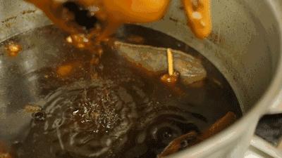 卤水发黑的原因和解决方法,卤水发黑的原因及解决方法