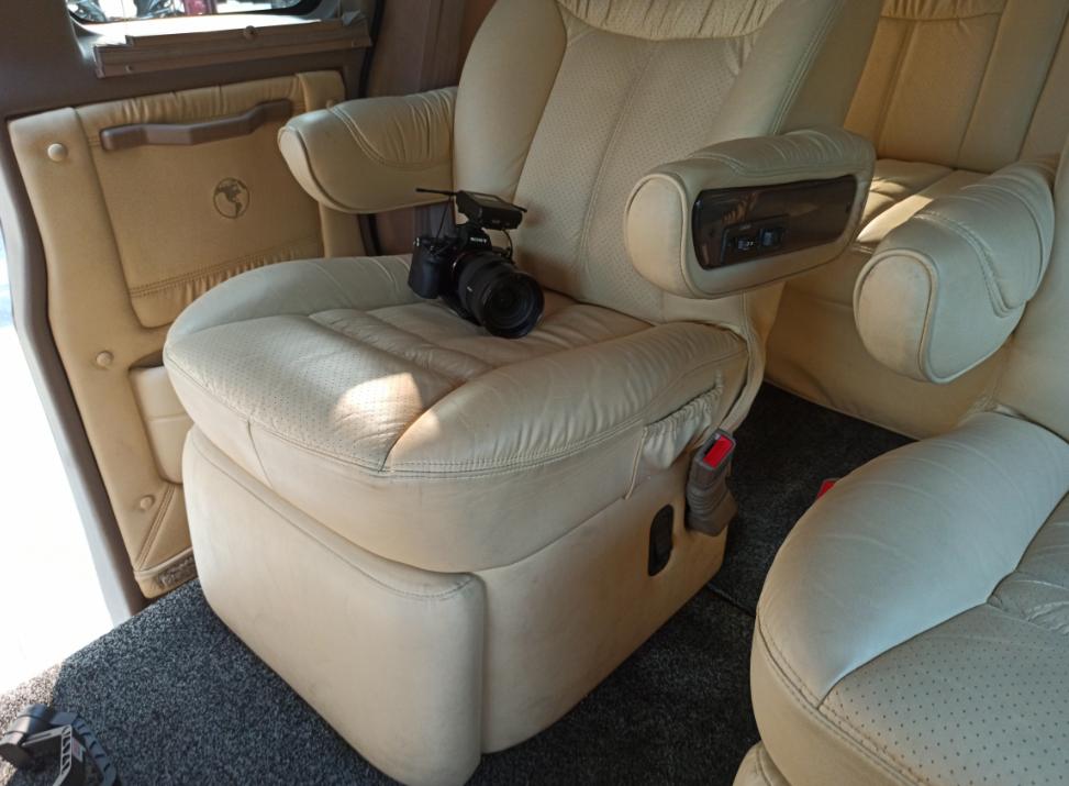 和埃尔法抗衡的保姆车,一百多万的保姆车埃尔法