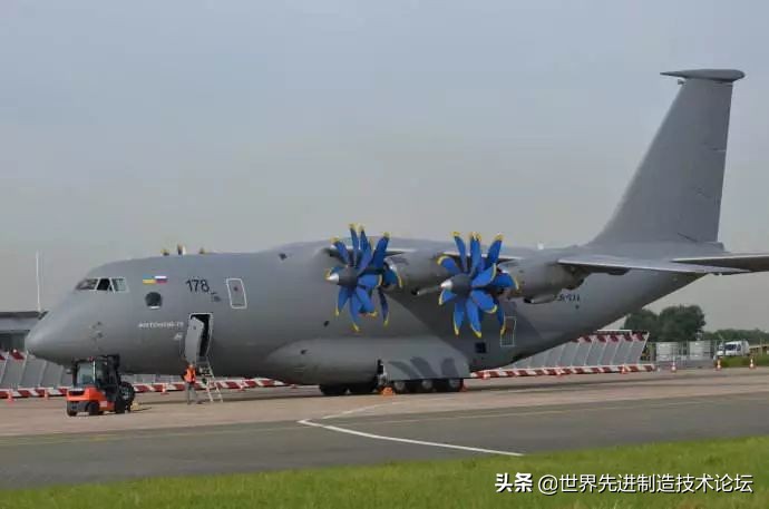 双发飞机的螺旋桨是一个方向转吗,螺旋桨飞机原理图解图文