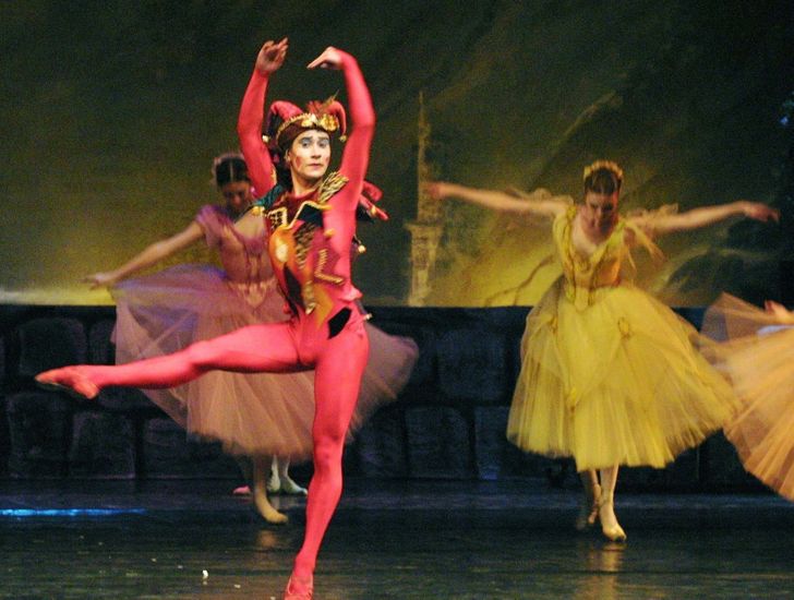 芭蕾舞真的是反人类吗,芭蕾舞这种反人性舞蹈真的高雅吗