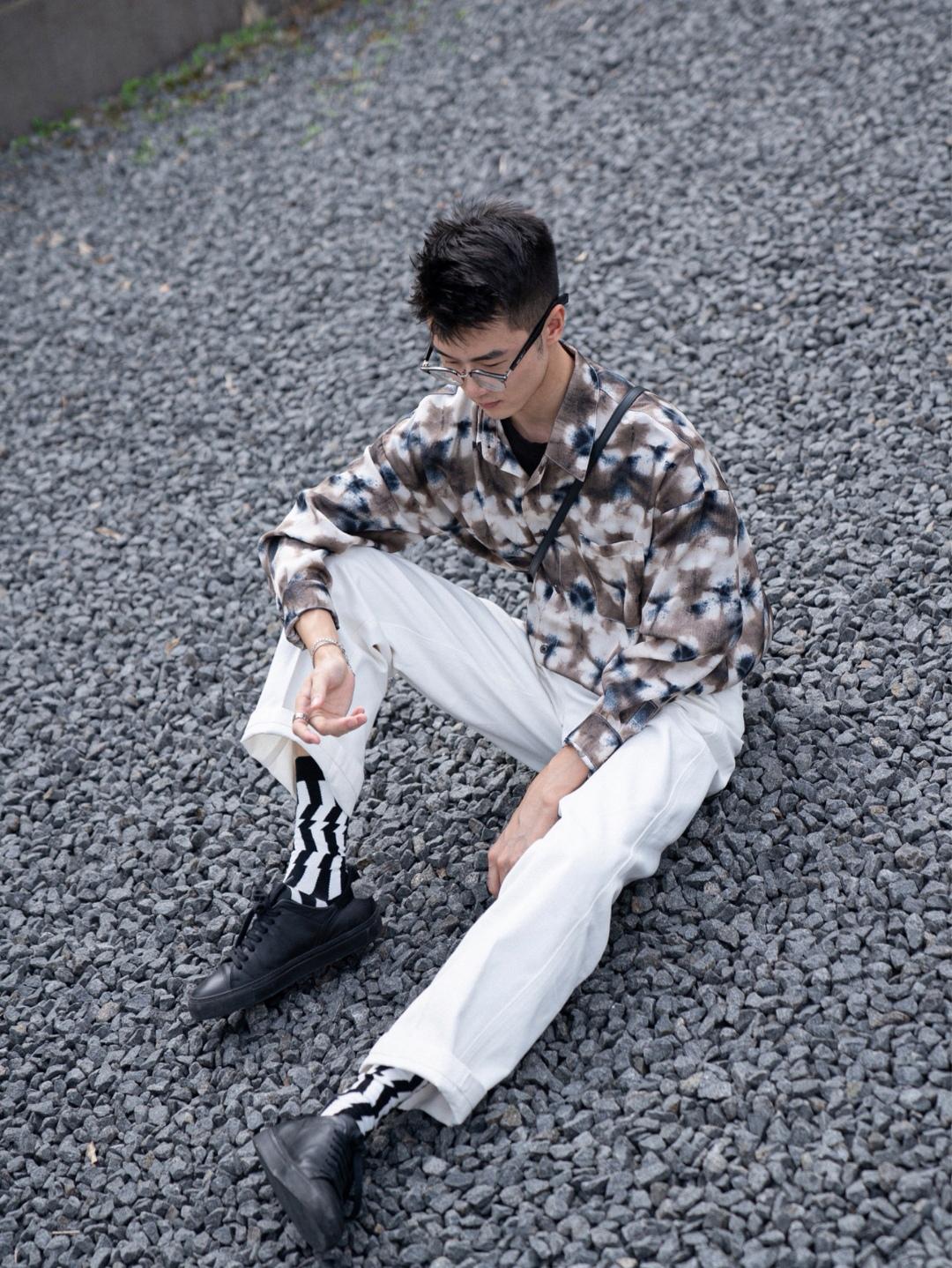 男生清冷感和疏离感穿搭,男生春天低饱和度穿搭