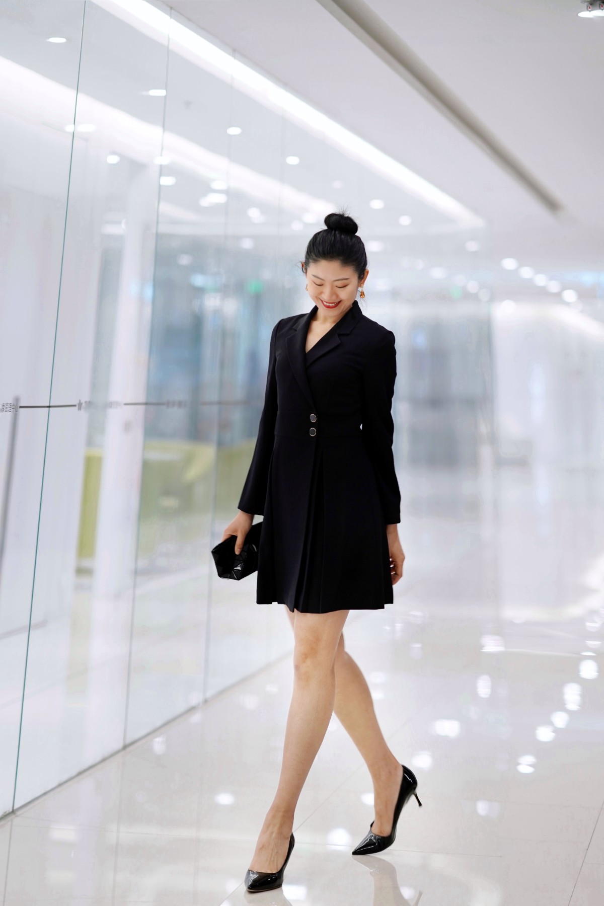 立春之后的时髦实用之选:小西装、风衣和连衣裙