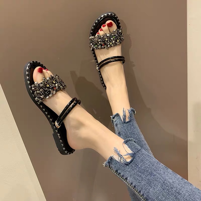 夏季时尚尖头单跟凉鞋,今年最火的凉鞋高跟