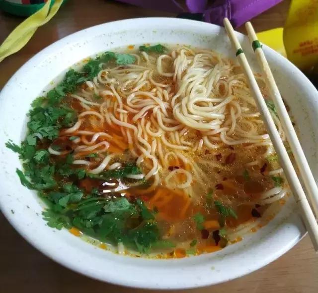 没想到北京地铁4号线这几站地能有30家好吃的,够你吃一年