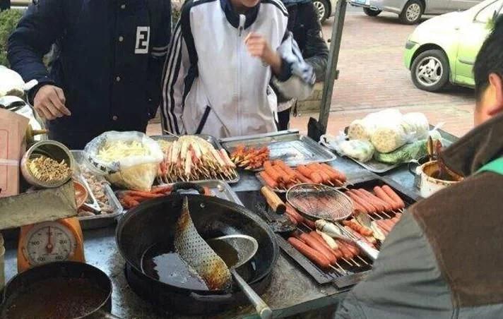 小孩胸口疼检查没事就放心了,娃胸口难受查了心肌酶一切正常