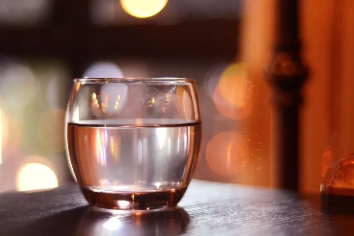 戈赞：狗子口腔溃疡怎么办千万别再喂它喝牛奶了