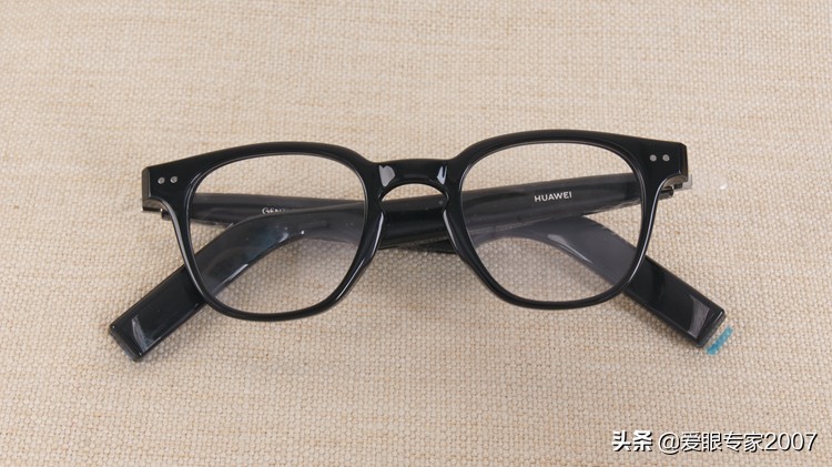 板材眼镜鼻托掉了怎么配,板材眼镜鼻托如何卸下来