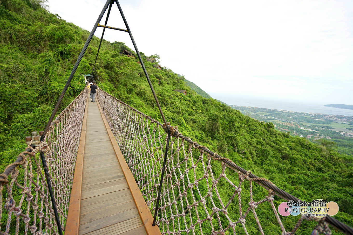 杨紫给李现分享旅游景点,现实生活中李现和杨紫到三亚旅游