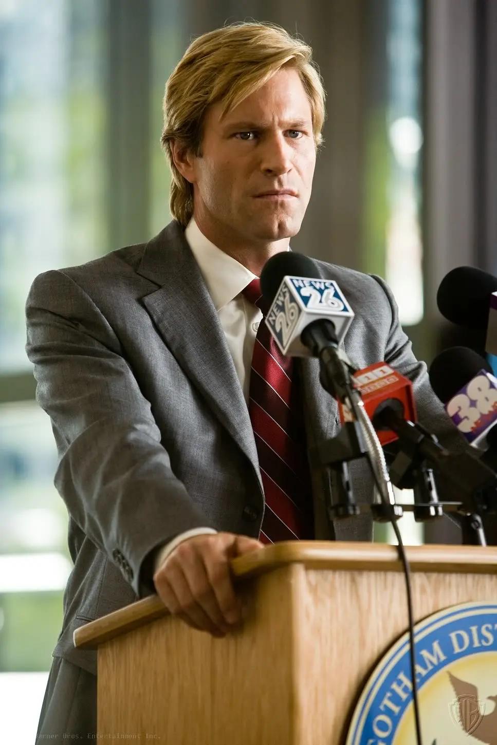 超英电影反派,黑暗骑士在电影中的地位