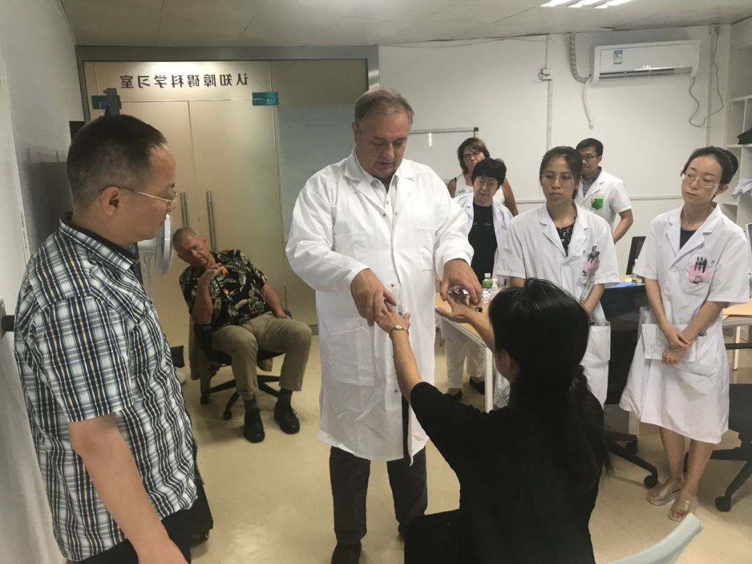 不忘医者初心牢记康复使命,不忘医疗初心牢记健康使命