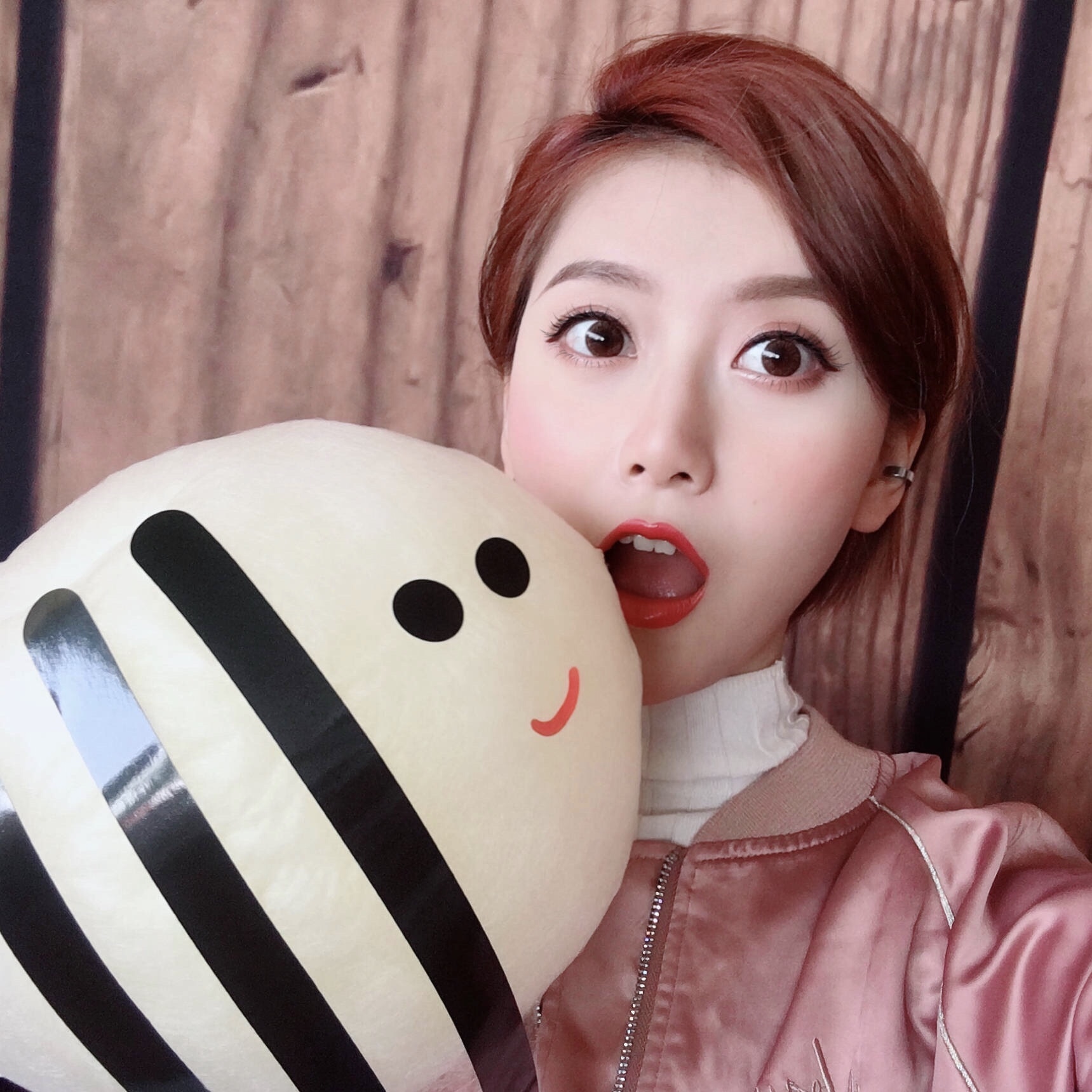 遮瑕膏比粉底更服帖,遮瑕膏和遮瑕液哪个适合新手