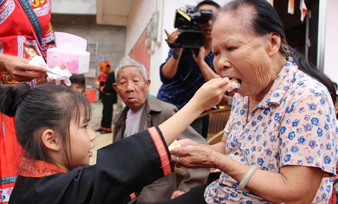 九九重阳节浓浓敬老情,九九重阳节浓浓敬老情图