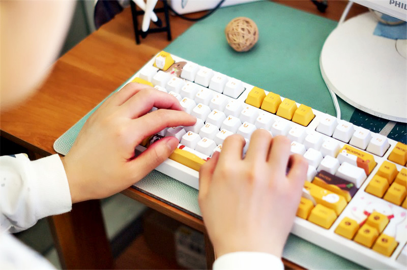 黑爵小键盘推荐,黑爵毛茸茸键盘测评