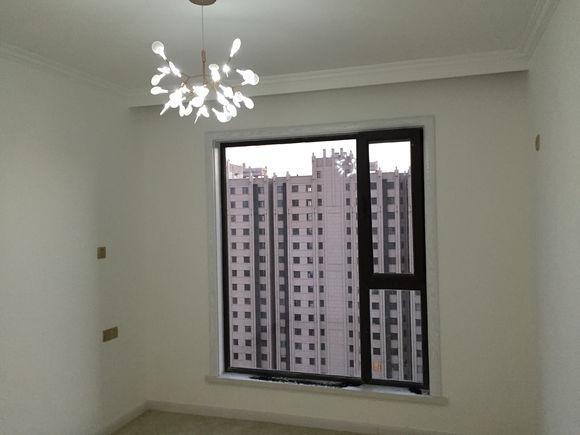 这新房满意的不要不要的，组合式衣柜亮人眼