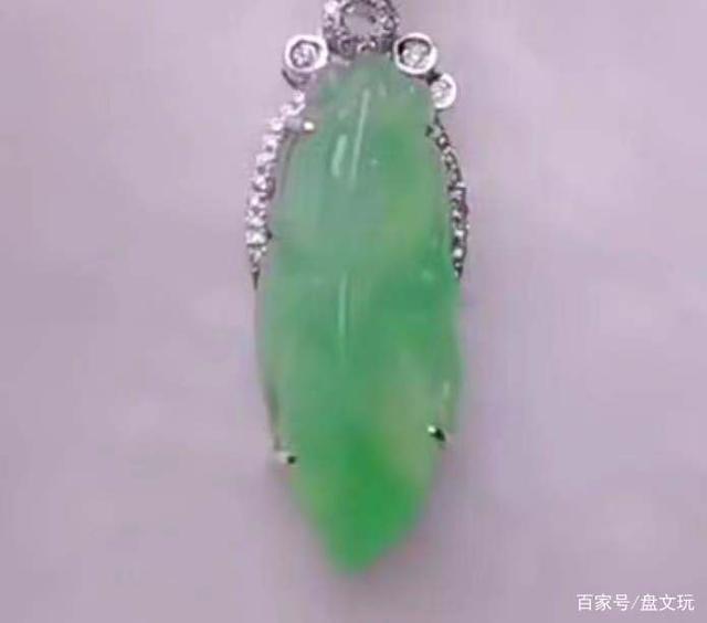 翡翠海蓝之谜是什么颜色,乌鸡翡翠什么颜色价值高