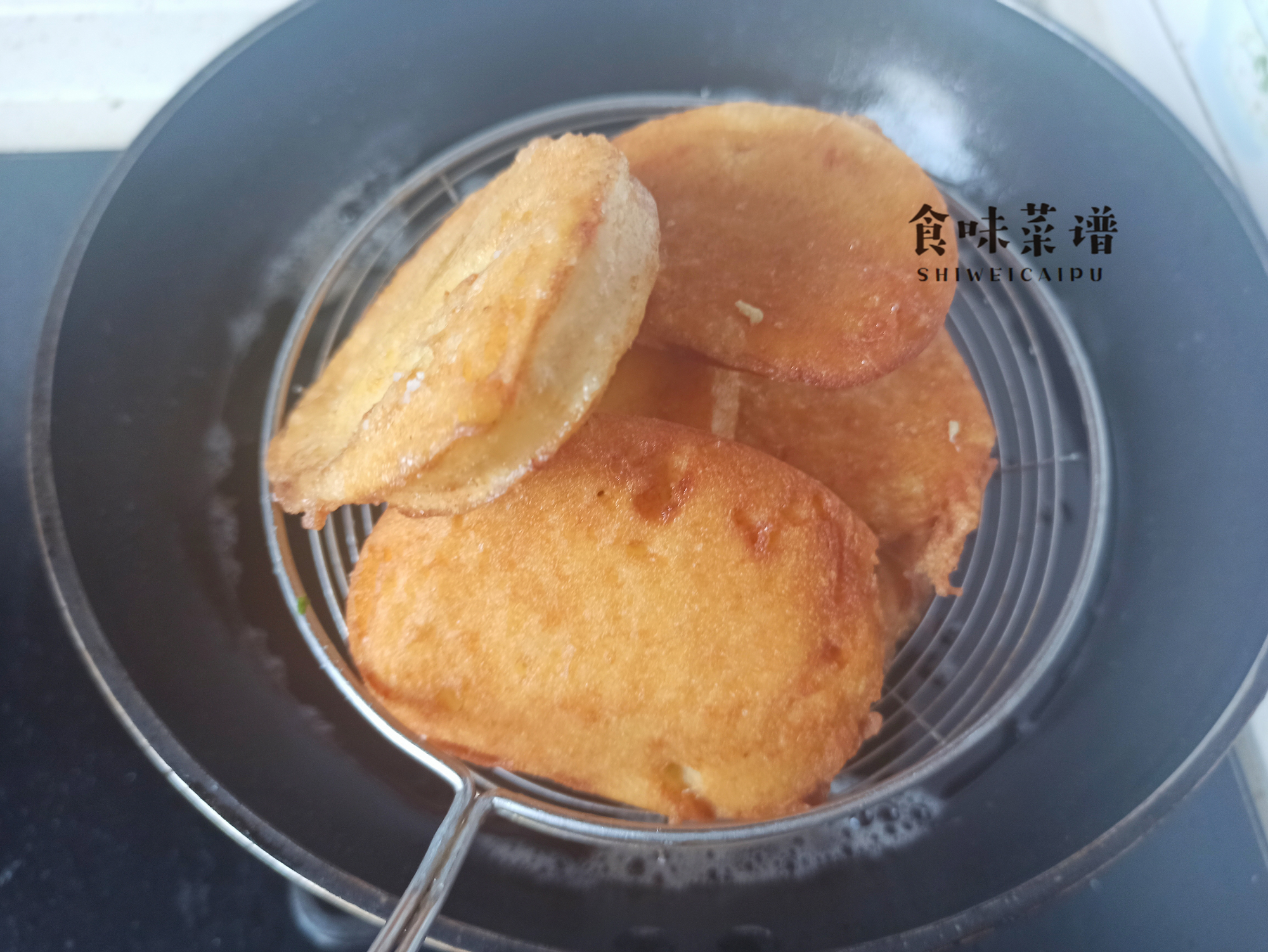 鸡蛋馒头片怎么裹得蛋液多,把馒头切成片蘸蛋液炸着吃