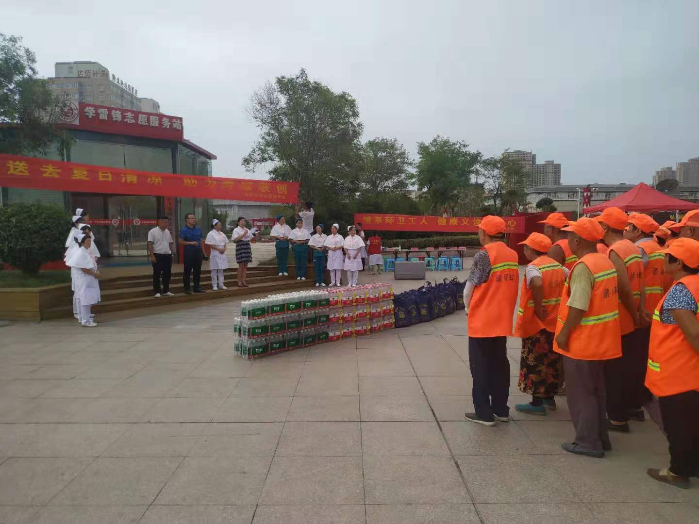 社区夏日送清凉慰问主题活动,开展夏季送清凉冬季送温暖活动