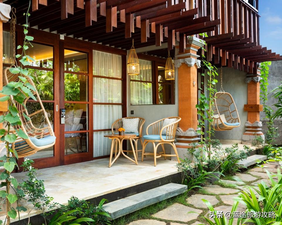 一个人去巴厘岛，应该玩什么？住哪里呢？