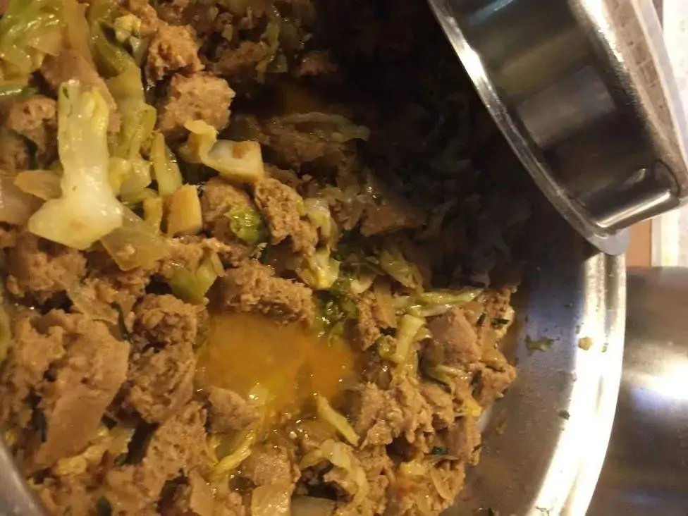 抠门最高境界一家三口吃一个鸡蛋,抠门老板家财万贯一个鸡蛋吃一年