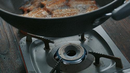 不锈钢蜂窝锅新锅开锅的正确方法,新锅第一次开锅锅身需要涂油吗