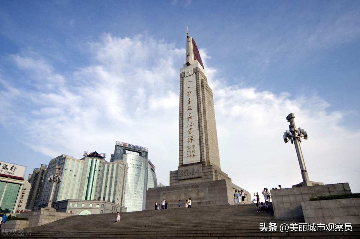 为什么自黑的人会受欢迎,为什么自黑还会招小人嫉妒