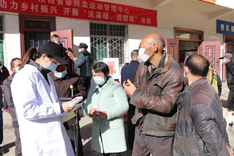 关爱义诊守护居民健康,关爱健康义诊暖人心