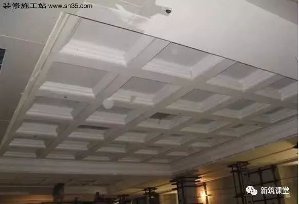 轻钢龙骨石膏板造型吊顶施工视频,石膏板天花吊顶施工全过程