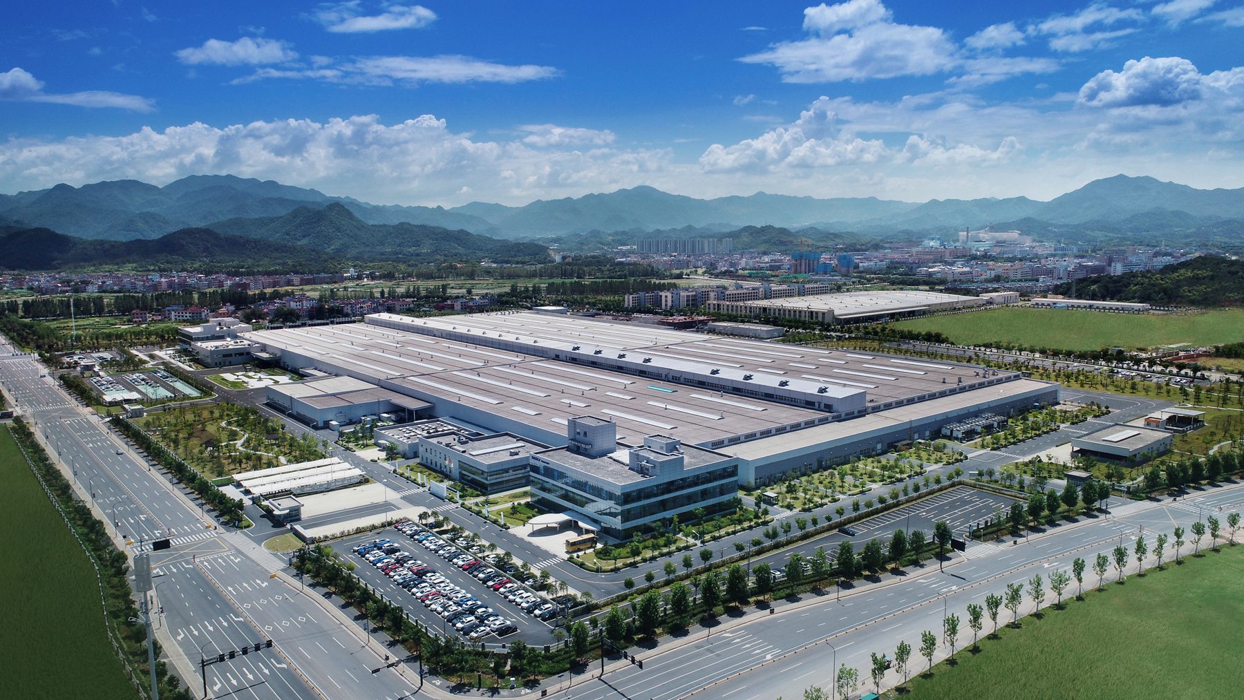 从“微米工厂”的表面，看看吉利动力体系的里面