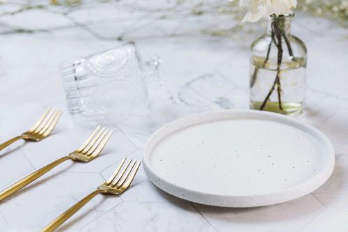 体育西这间甜品店，一屋子都是鲜花，还没有正式菜单……