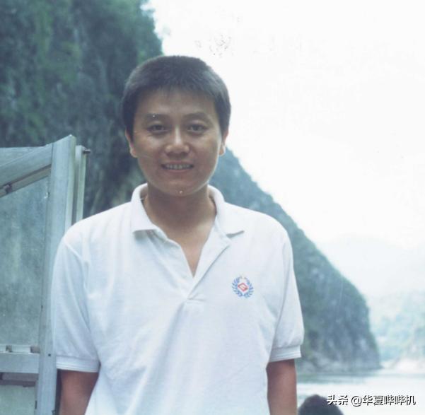 是德不配位，还是压抑太久，冯小刚和王朔的恩怨情仇