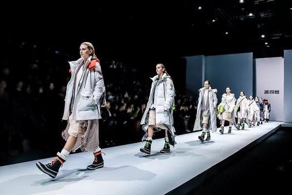 波司登离高端化还有多远,波司登离哈尔滨哪里近