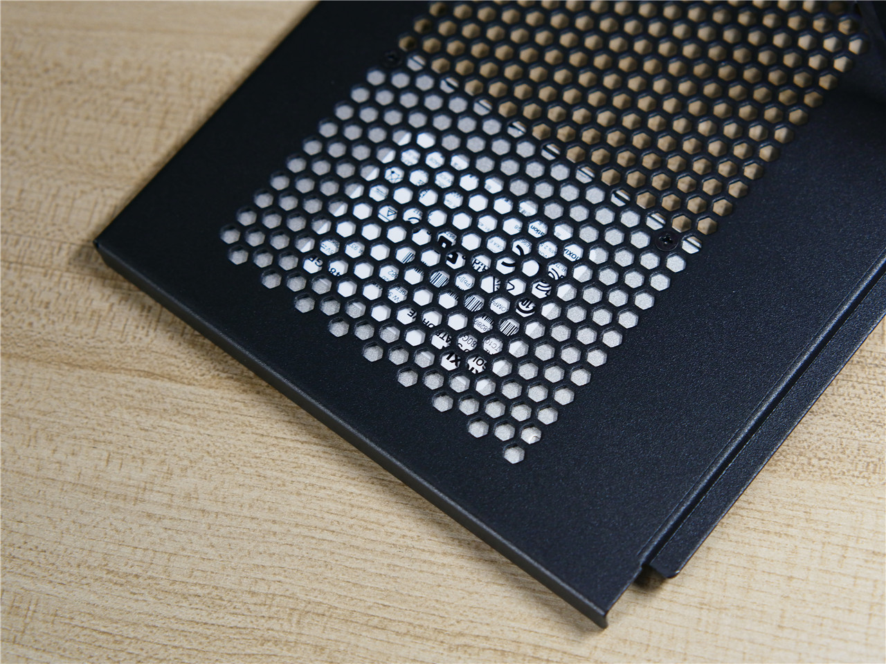 「超逸酷玩」东芝存储改名铠侠新款TC10SSD固态硬盘来安装黑苹果