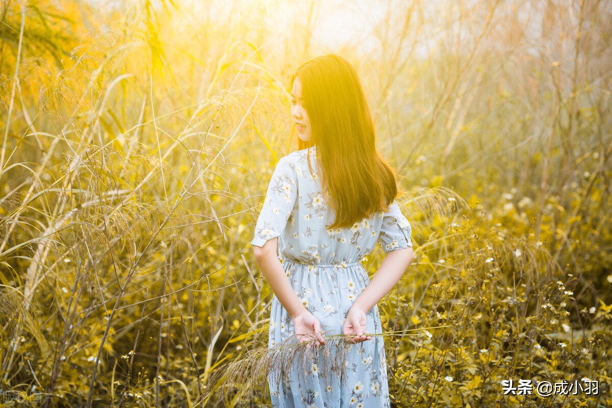 爱一个人会让自己变得更优秀,爱一个人到最后只是感动自己