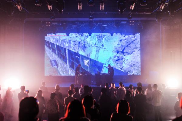 视觉与声觉，最酷的夏日尽在TODTIME公交电音纳凉趴