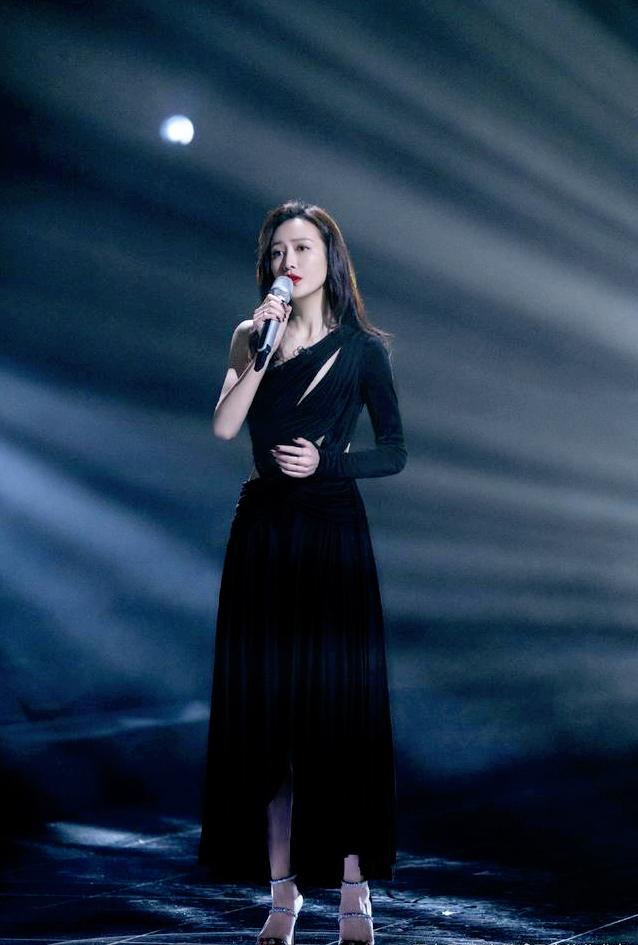 乘风破浪姐姐王鸥那英,乘风破浪的姐姐王鸥那英同台跳舞