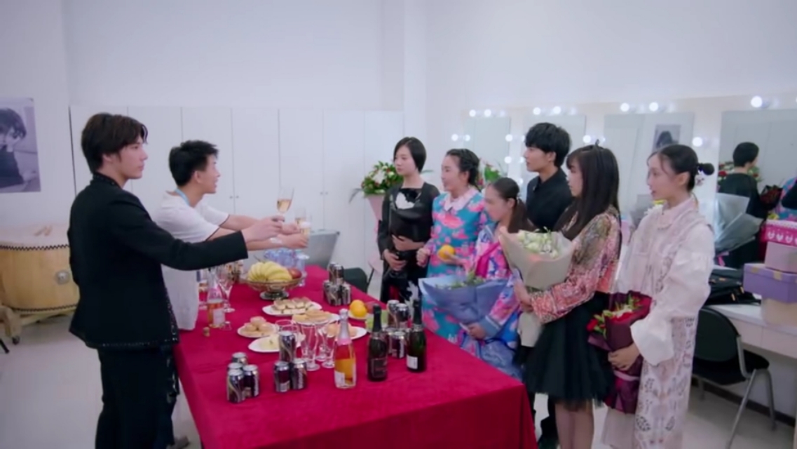 闪光少女剧版和影版的差别 (闪光少女影版vs剧版)