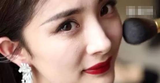 女生闭口粉刺怎么办,有闭口粉刺做什么医美