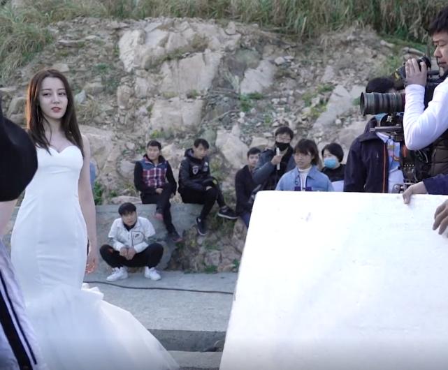 迪丽热巴笑场反应,迪丽热巴拍戏现场各种搞怪