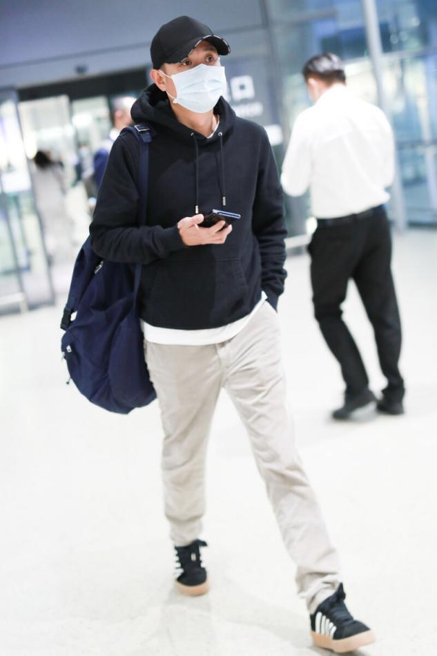 洋气潮流卫衣运动装,卫衣运动鞋搭配