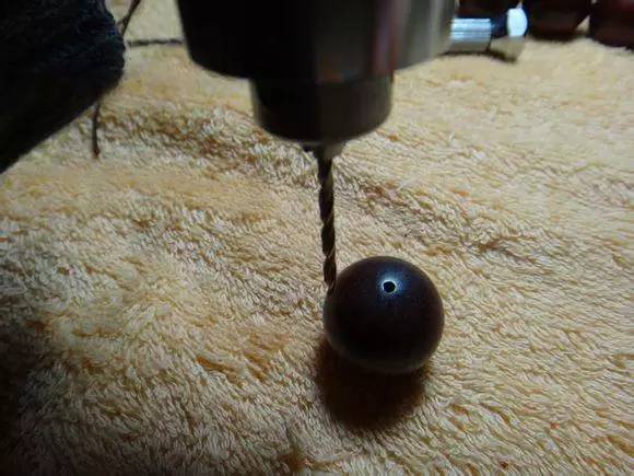 小叶紫檀单圈手串弹力绳打结方法,用弹力绳串小叶紫檀手串的教程