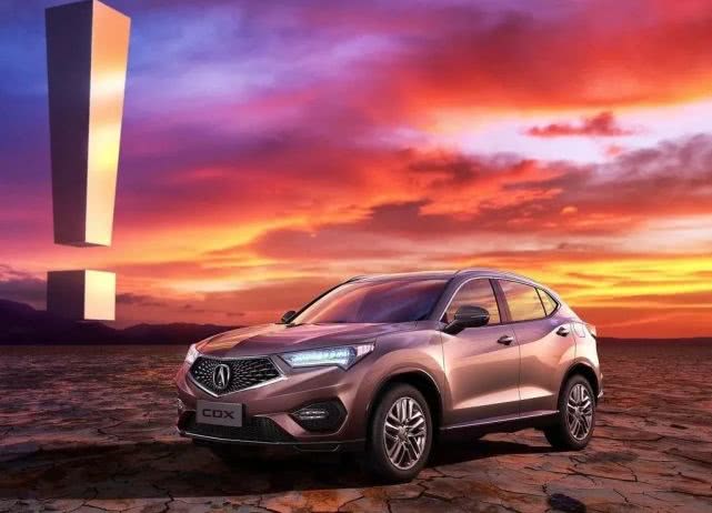 30万豪华个性有逼格的小车怎么选？汽车打蜡与镀晶有什么区别？