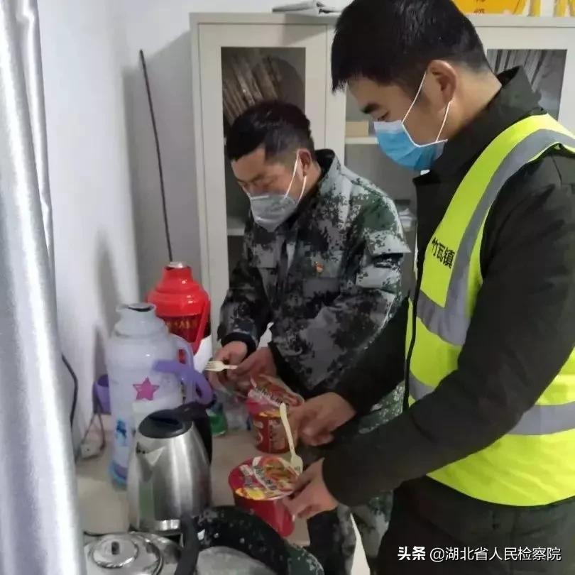 检徽在疫情防控第一线,检徽闪烁在疫情防控第一线