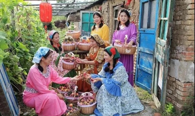 秋天的第一波大“瓜”终于藏不住了